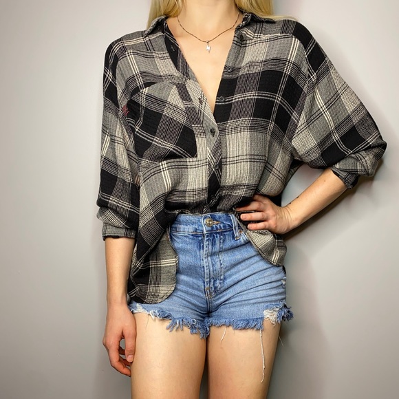 Urban Outfitters Plaid Button Down. - Picture 2 of 8